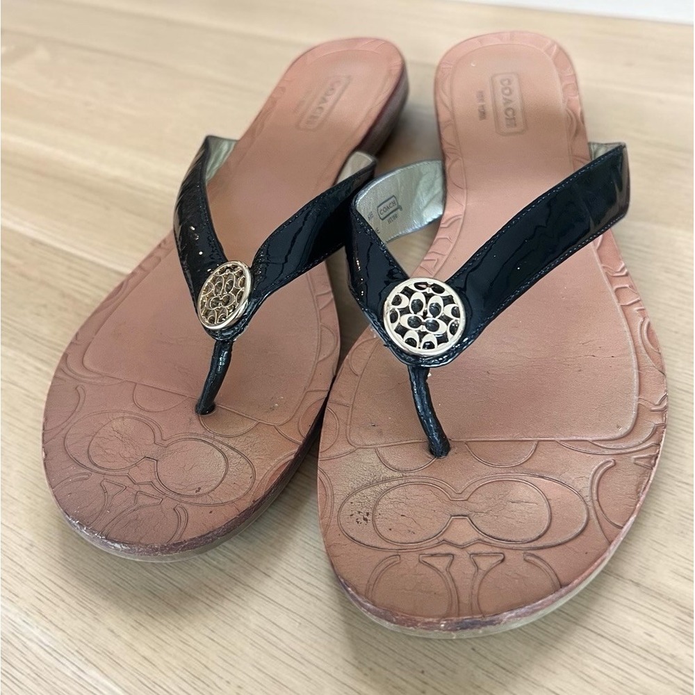 Coach Women's 6.5 B Sara Leather Flip Flop Flat Sandals Thongs Black Patent